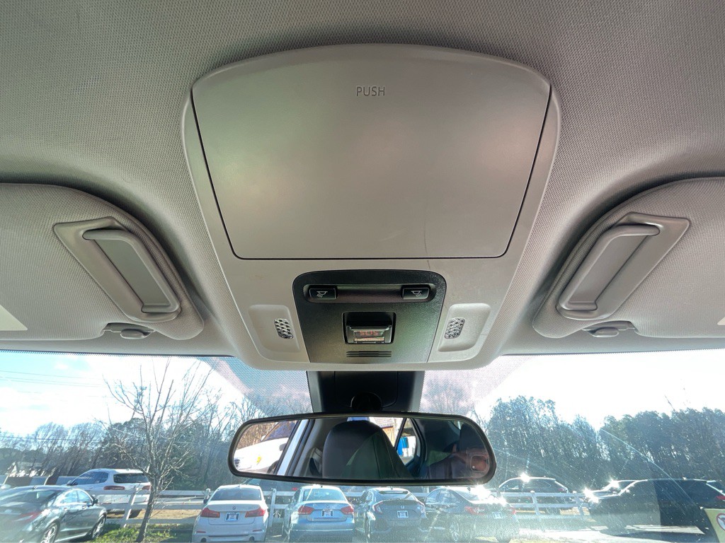 2019 Toyota Camry Image 25