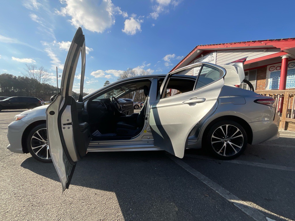 2019 Toyota Camry Image 34
