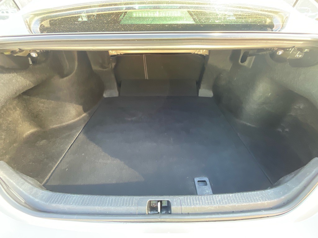 2019 Toyota Camry Image 35