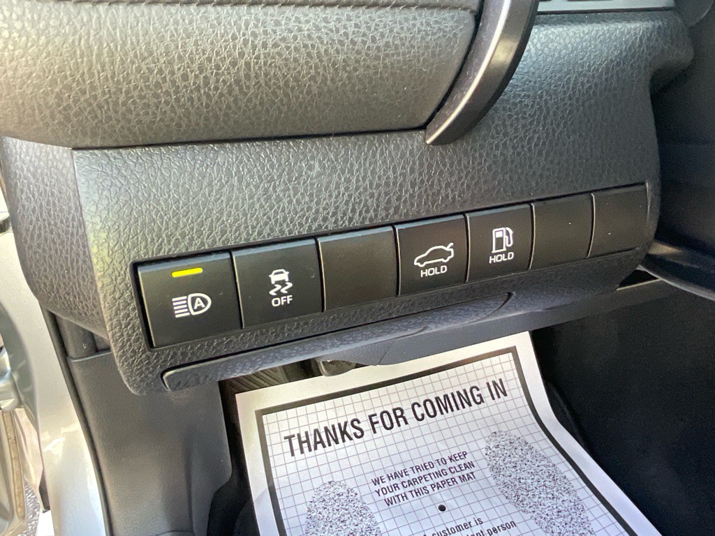 2019 Toyota Camry Image 38