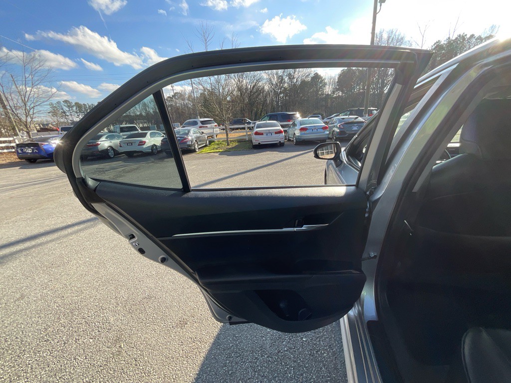 2019 Toyota Camry Image 39