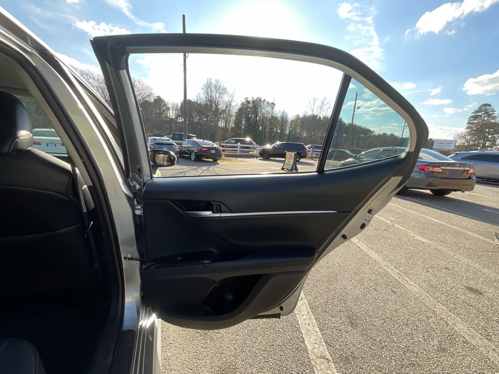 2019 Toyota Camry Image 41