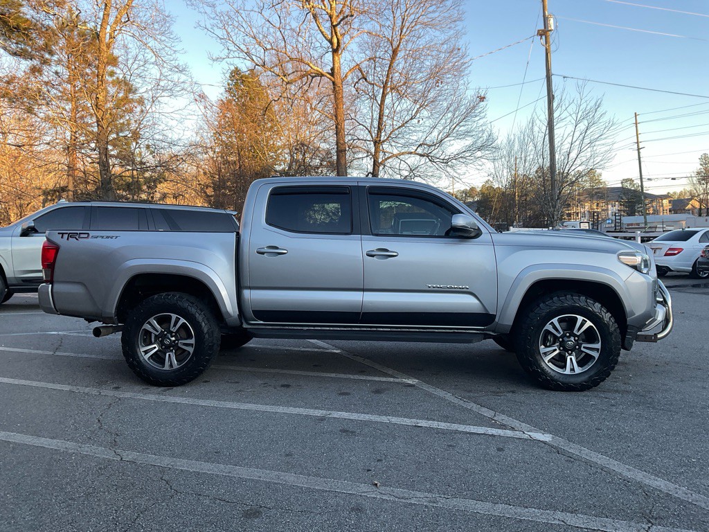 2016 Toyota Tacoma Image 4