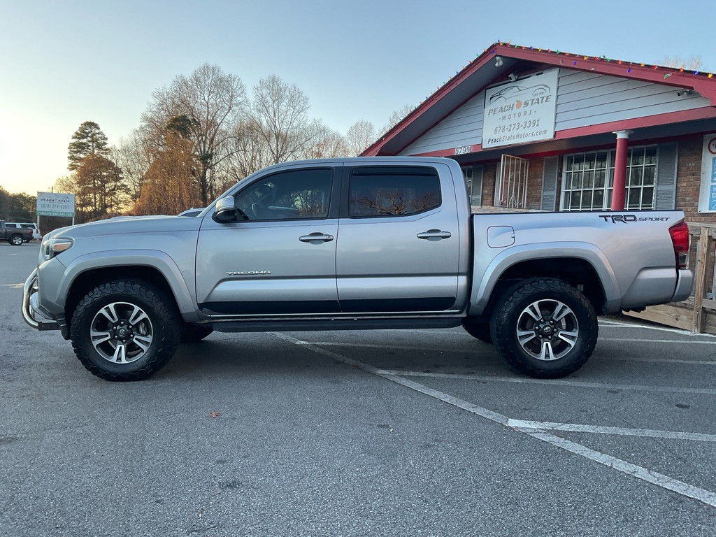2016 Toyota Tacoma Image 8
