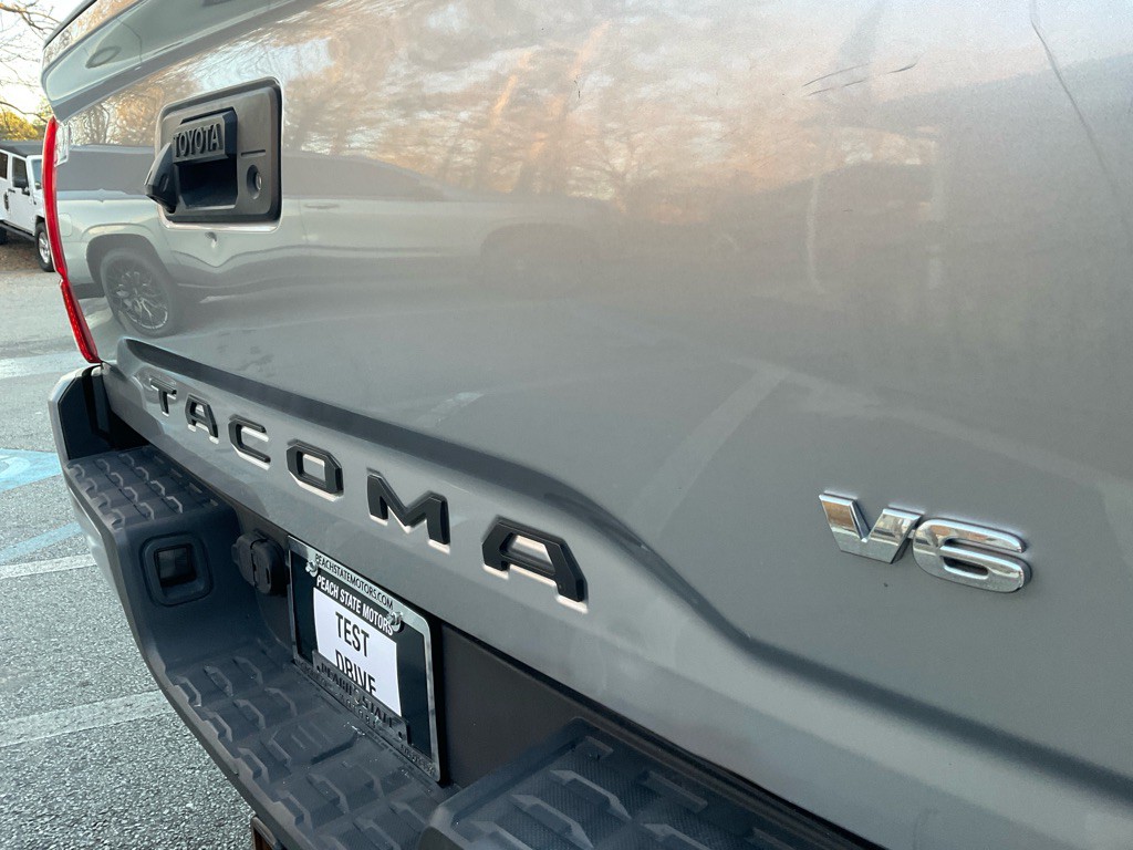 2016 Toyota Tacoma Image 9