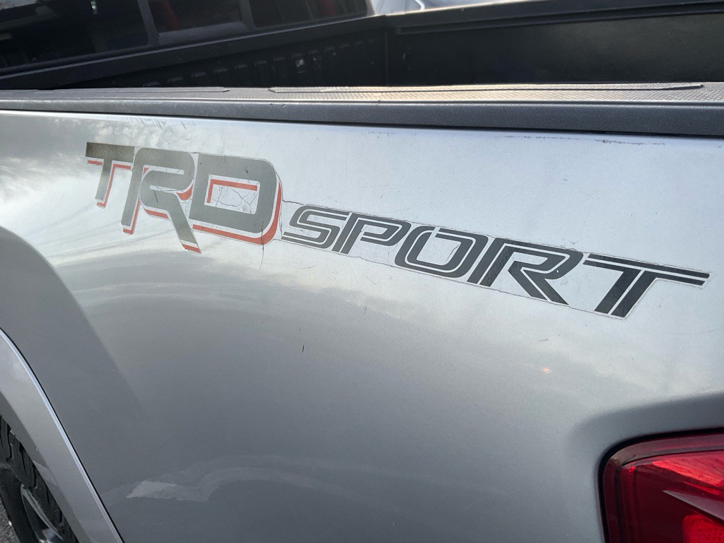 2016 Toyota Tacoma Image 10