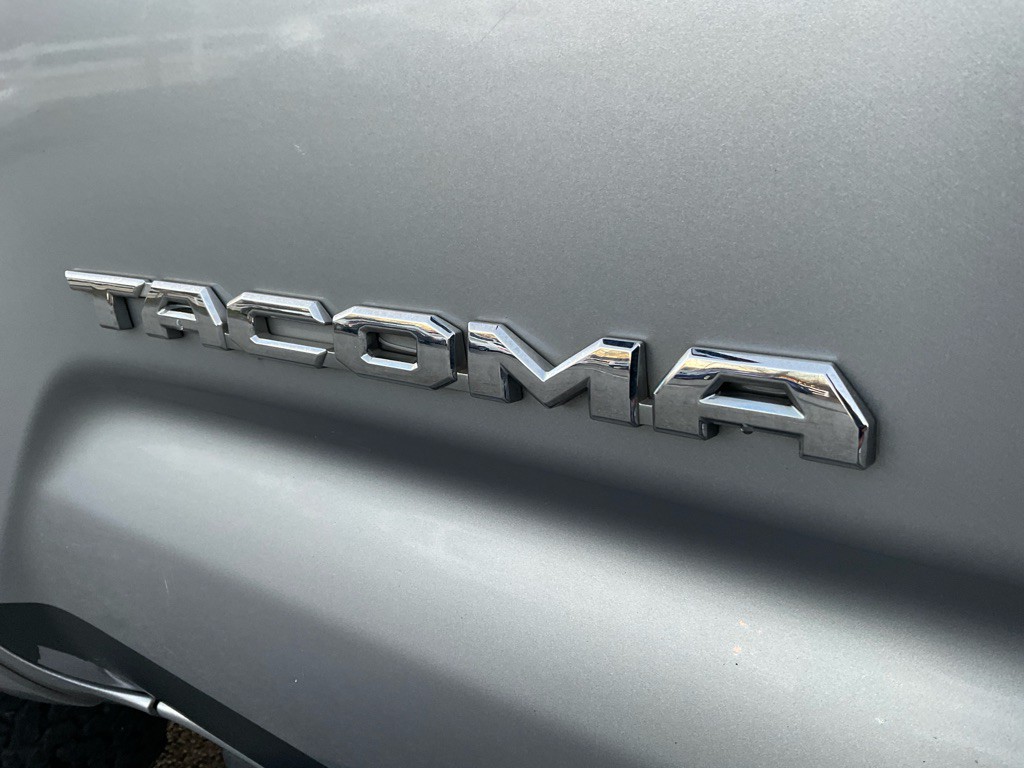 2016 Toyota Tacoma Image 11