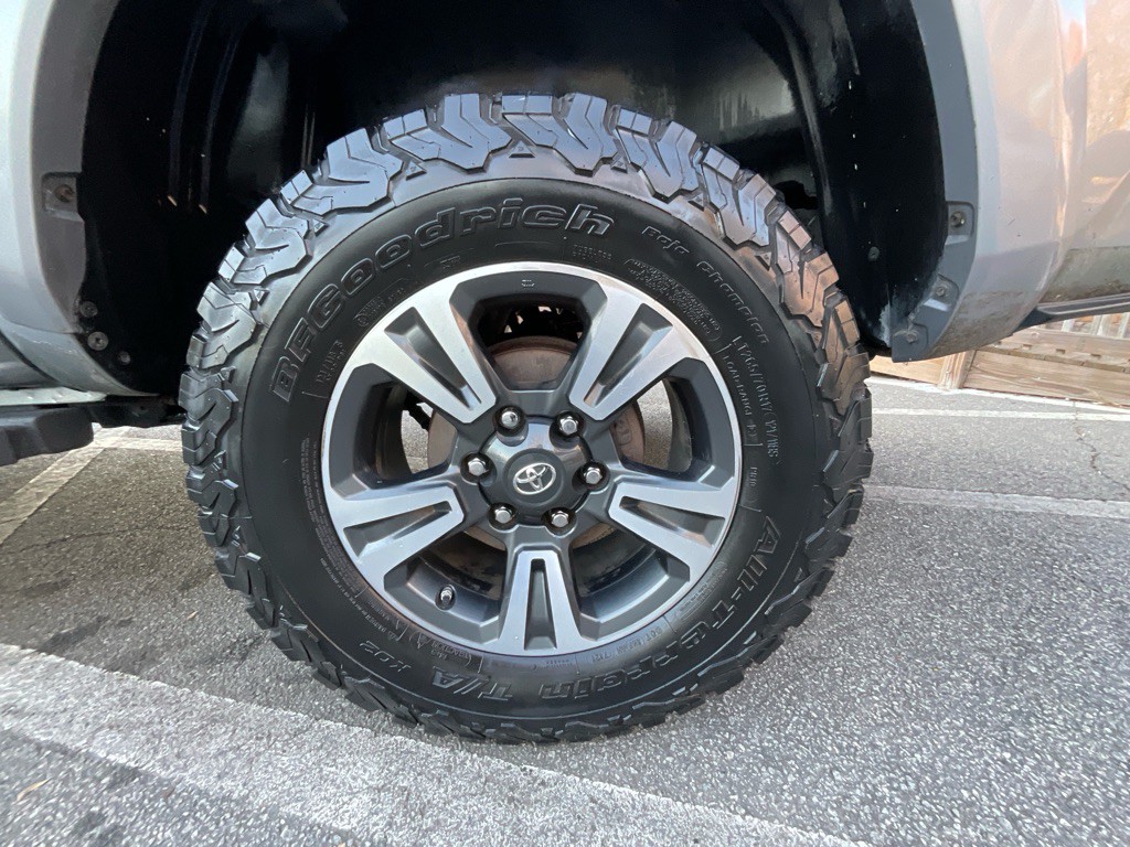 2016 Toyota Tacoma Image 13