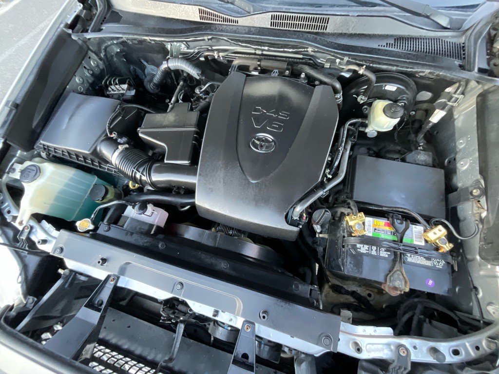 2016 Toyota Tacoma Image 14