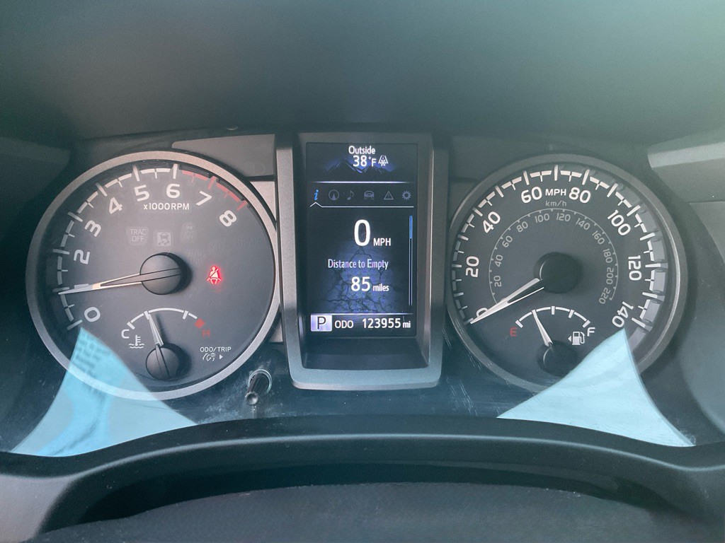 2016 Toyota Tacoma Image 27