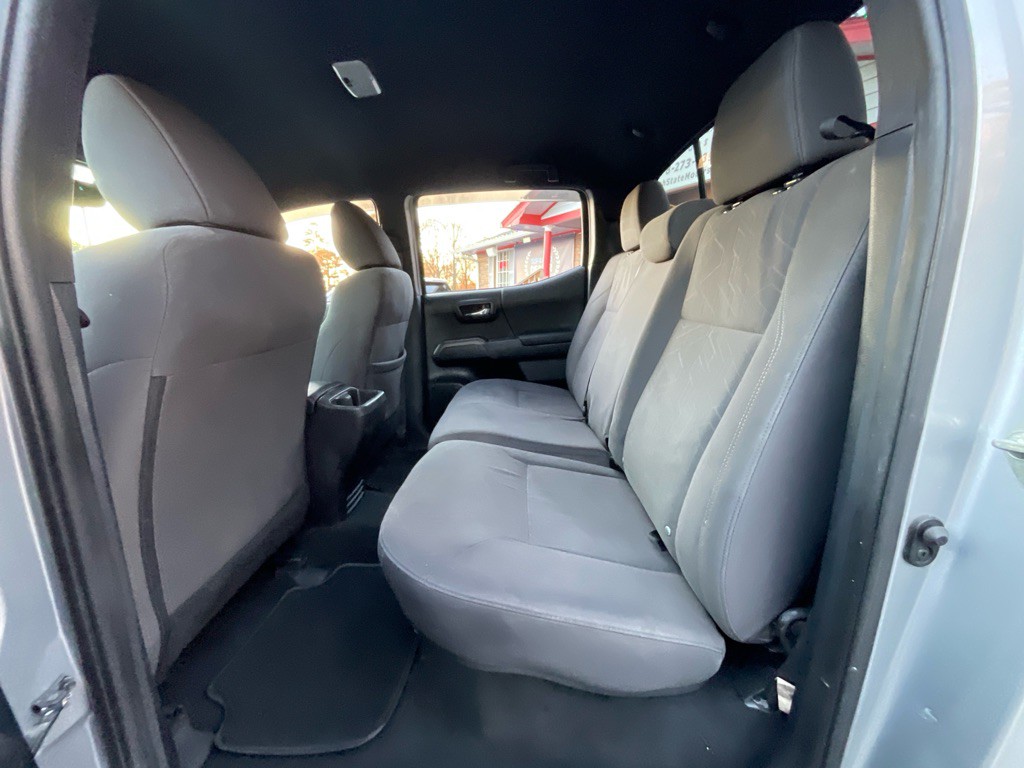 2016 Toyota Tacoma Image 29