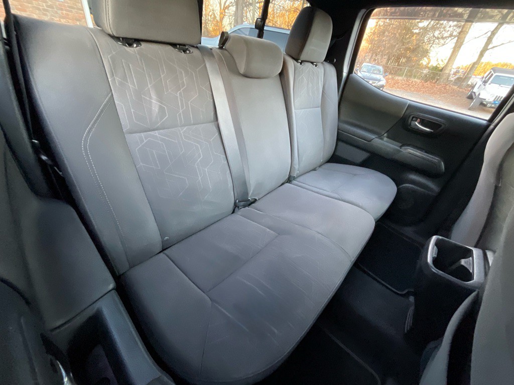 2016 Toyota Tacoma Image 34