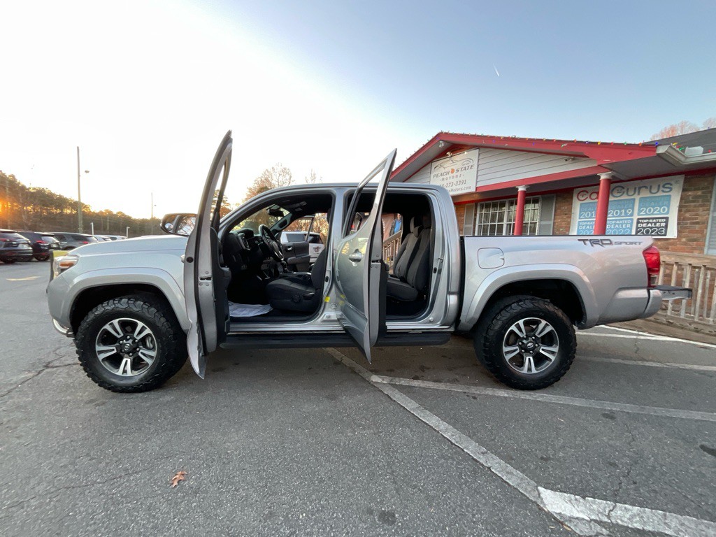 2016 Toyota Tacoma Image 38