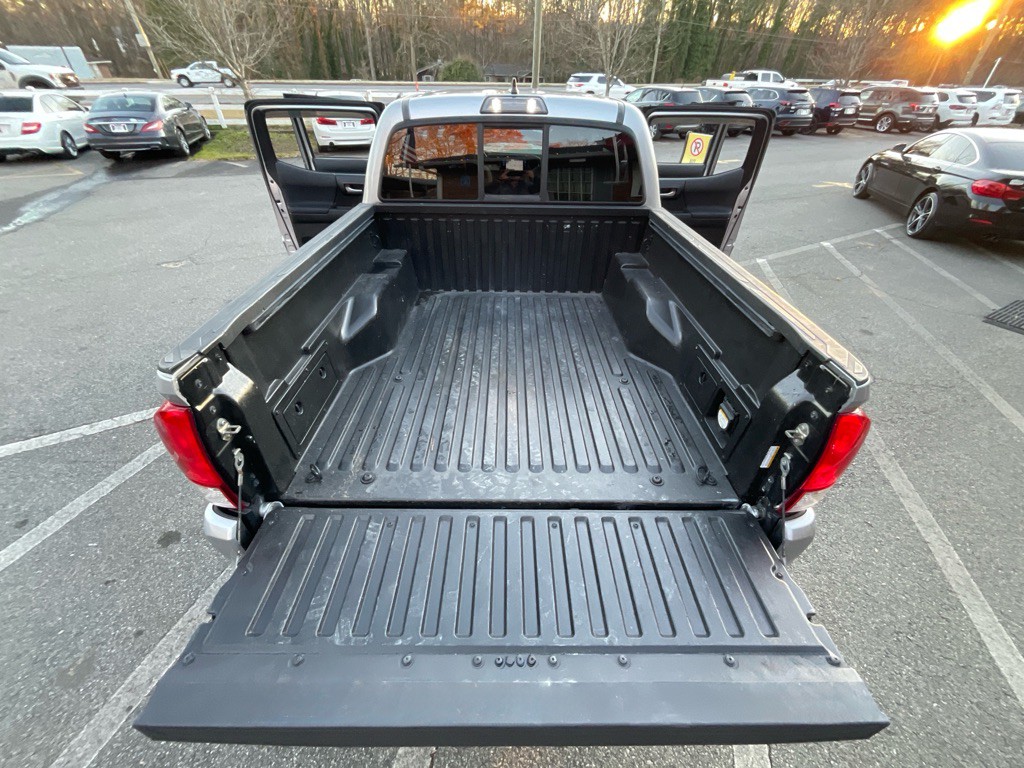 2016 Toyota Tacoma Image 39