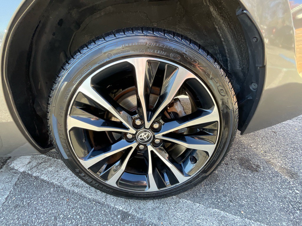 2017 Toyota Corolla Image 12