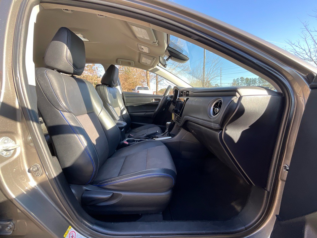 2017 Toyota Corolla Image 17