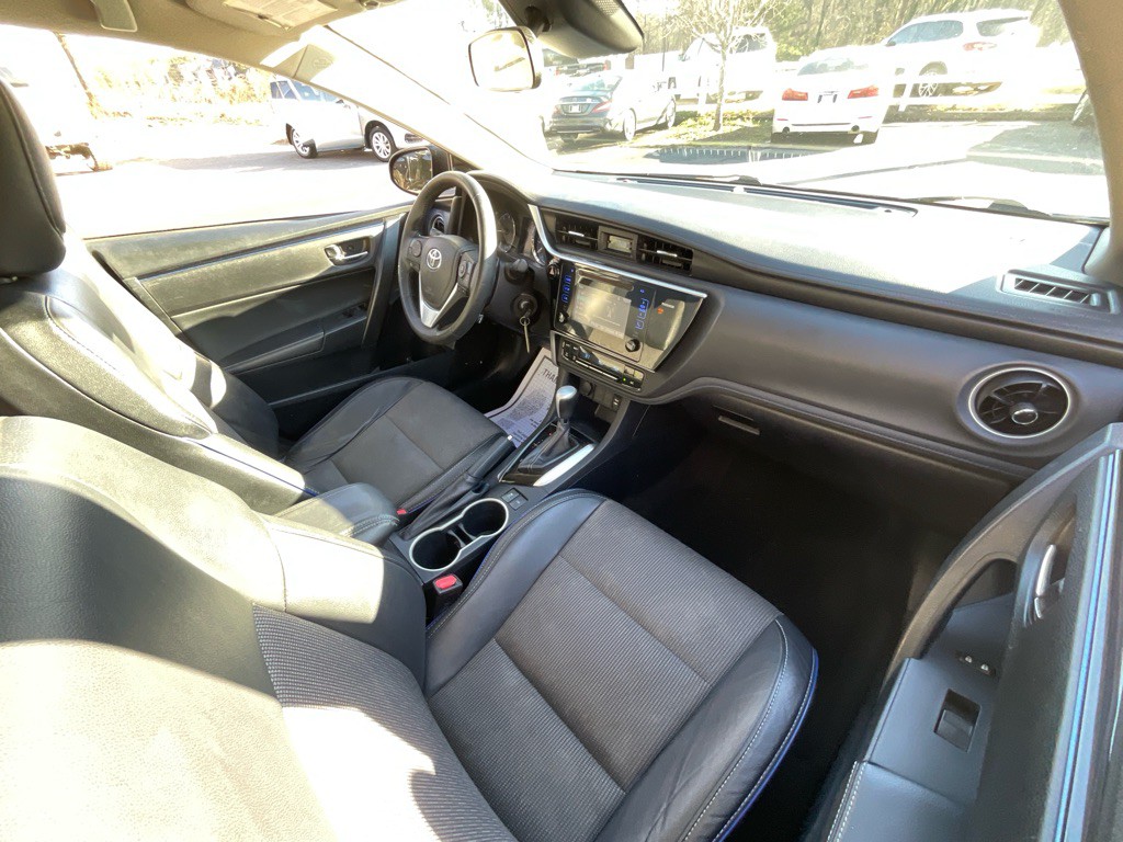 2017 Toyota Corolla Image 18