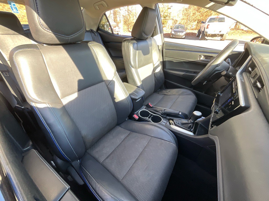 2017 Toyota Corolla Image 19