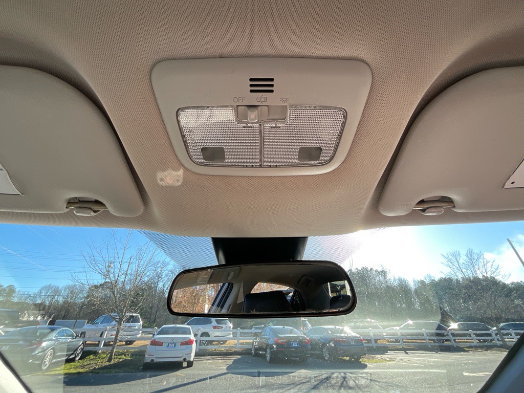 2017 Toyota Corolla Image 26