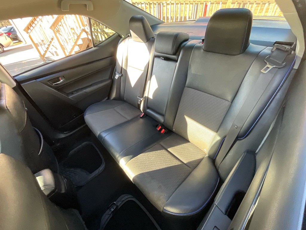 2017 Toyota Corolla Image 29