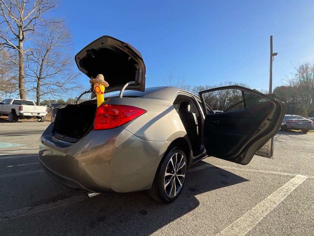 2017 Toyota Corolla Image 34