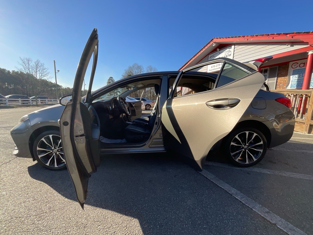 2017 Toyota Corolla Image 35