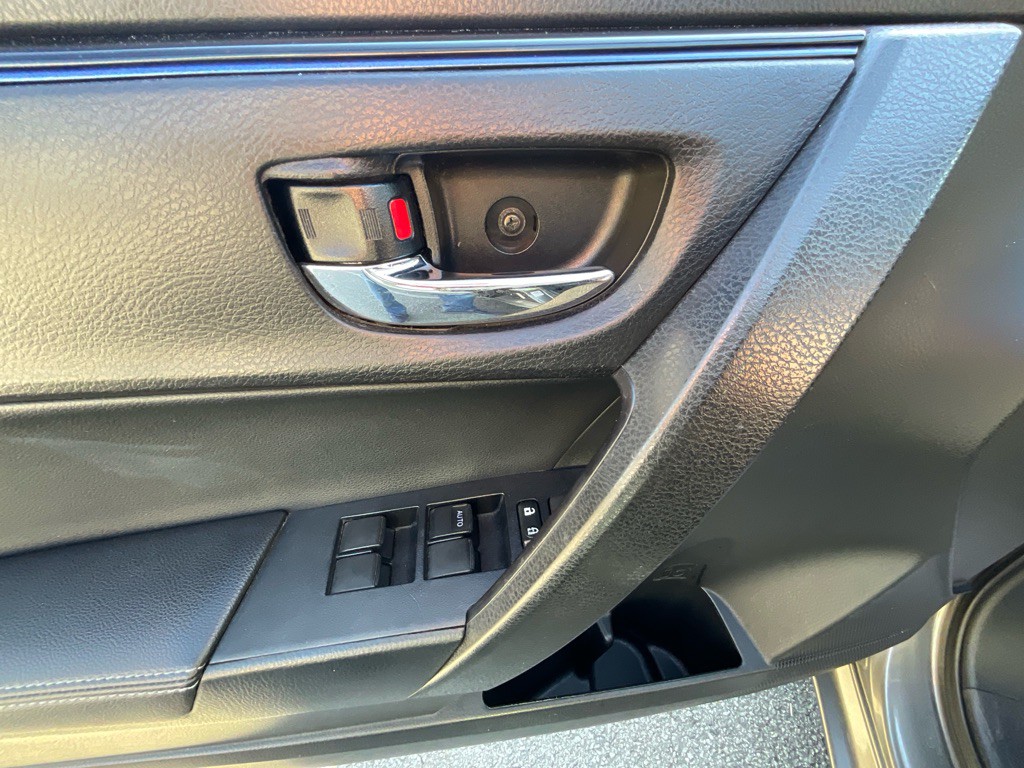 2017 Toyota Corolla Image 38