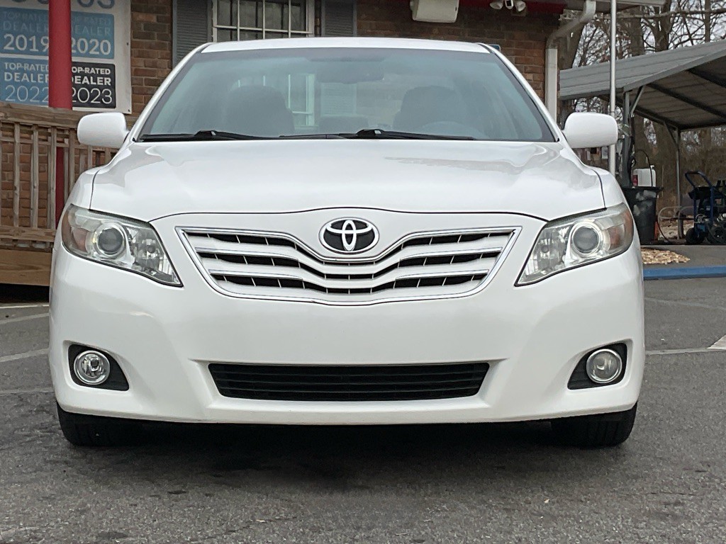 2010 Toyota Camry Image 2