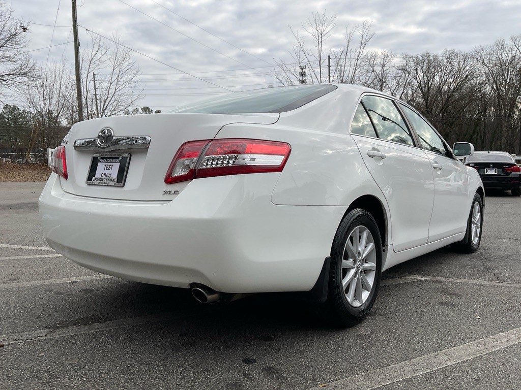 2010 Toyota Camry Image 5