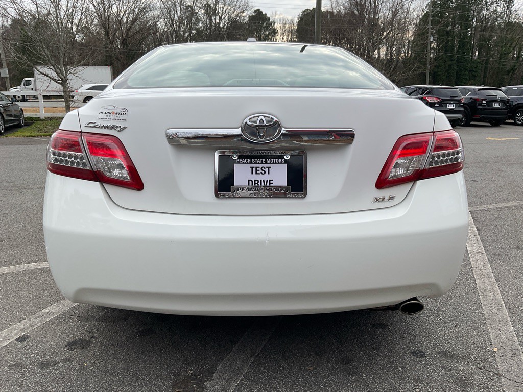 2010 Toyota Camry Image 6