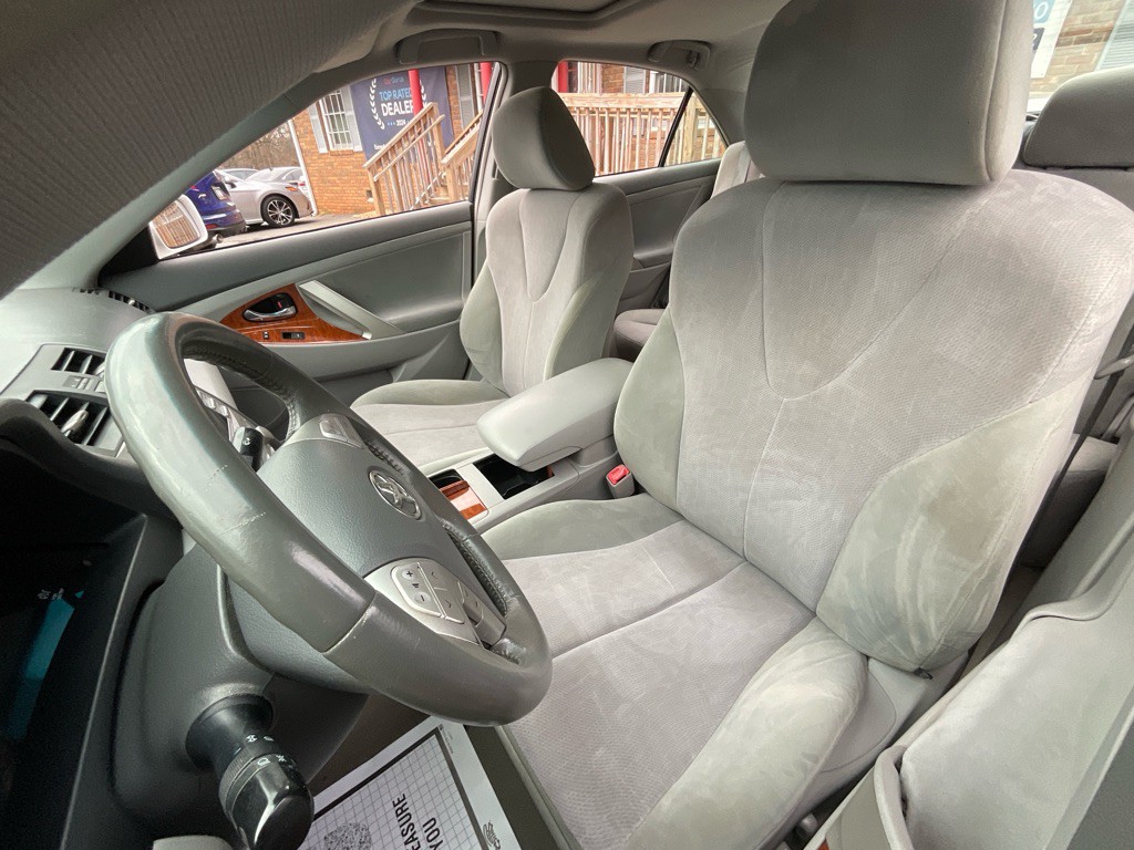 2010 Toyota Camry Image 16