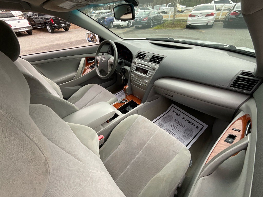 2010 Toyota Camry Image 18