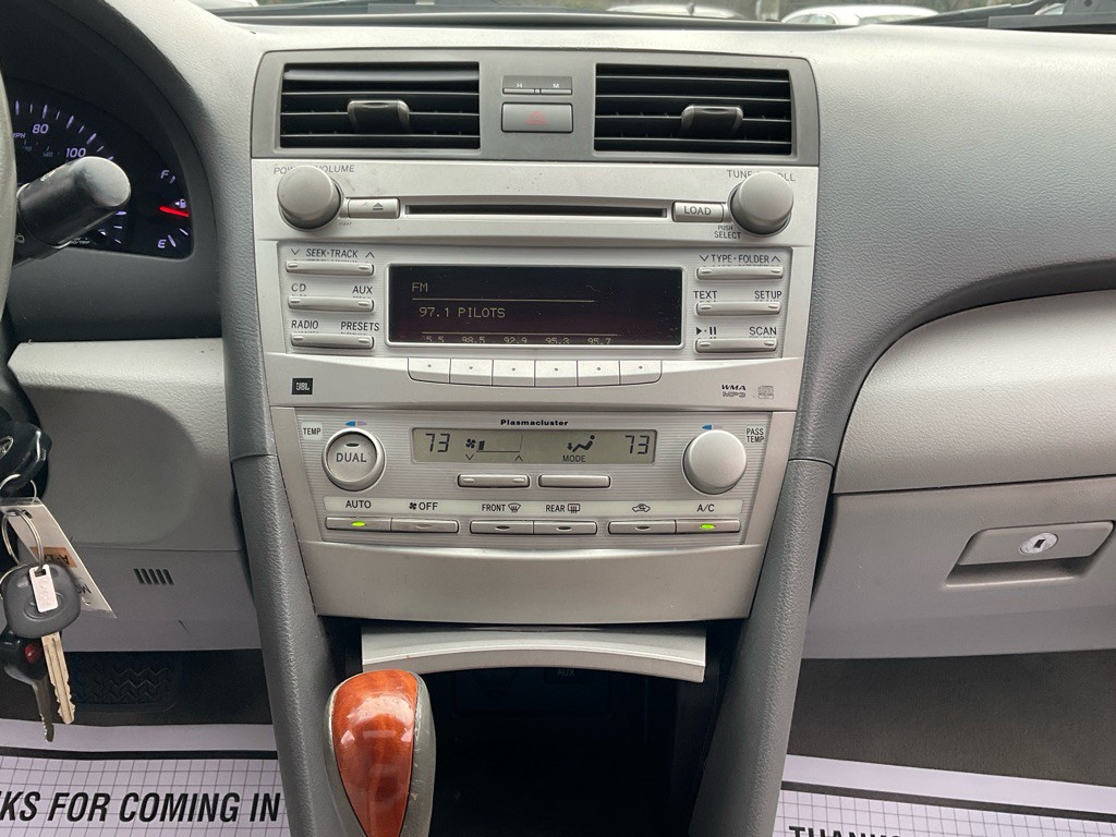 2010 Toyota Camry Image 22