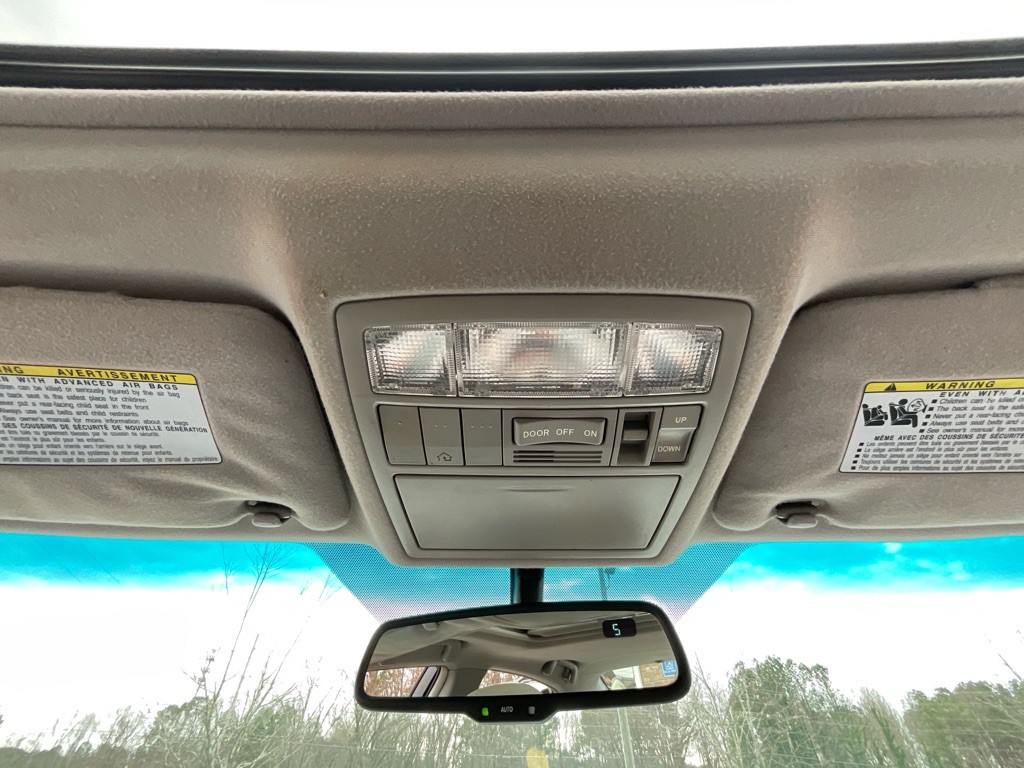 2010 Toyota Camry Image 25