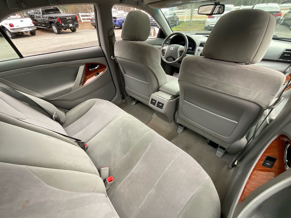 2010 Toyota Camry Image 30