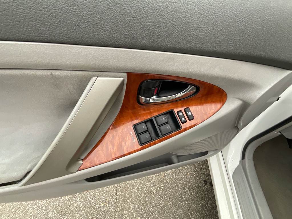 2010 Toyota Camry Image 38