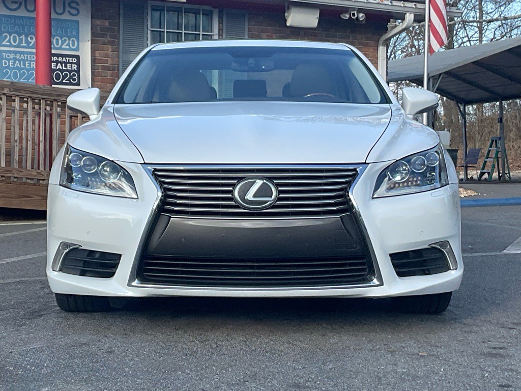 2015 Lexus LS Image 2