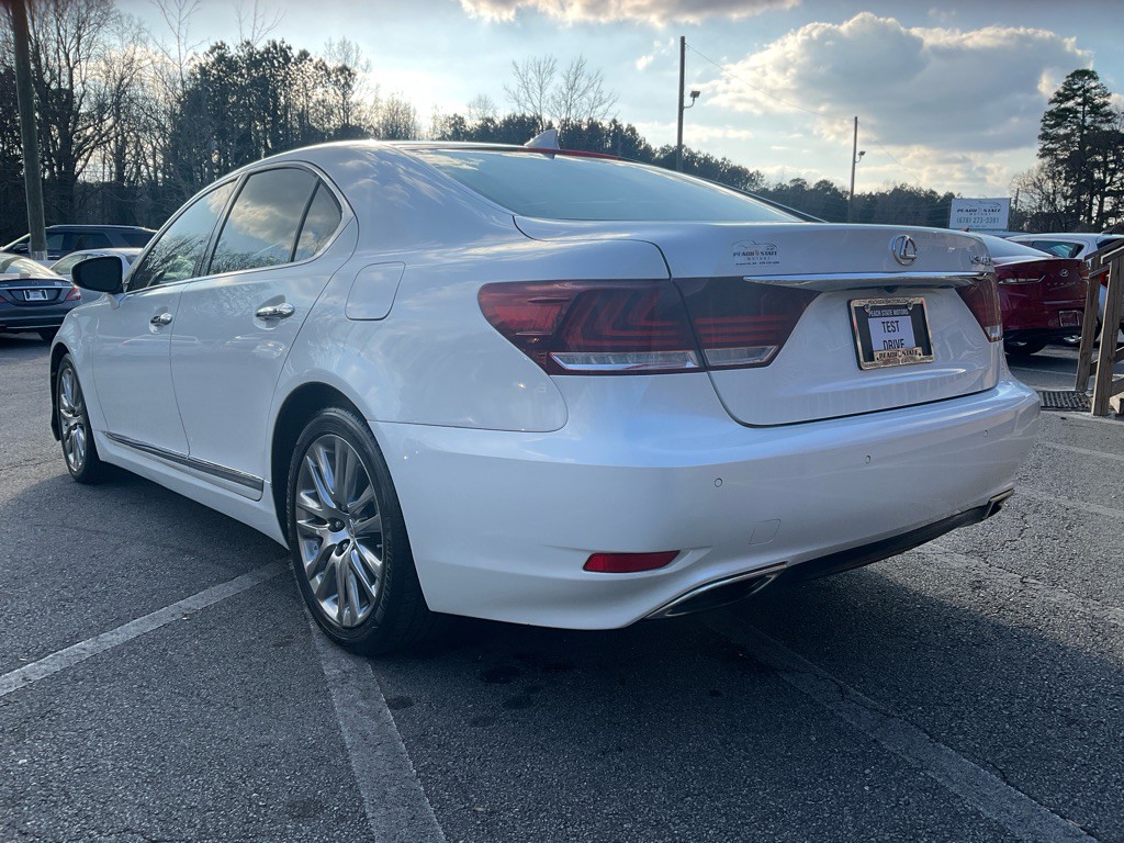 2015 Lexus LS Image 7