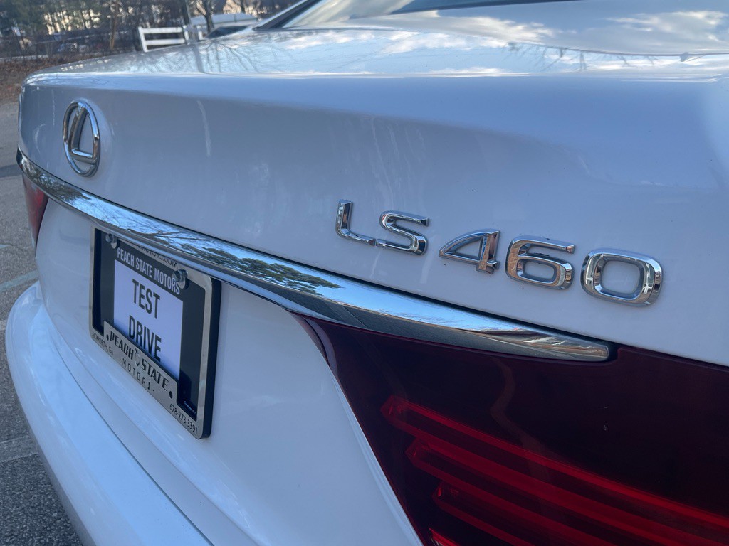 2015 Lexus LS Image 9