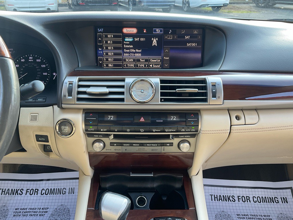 2015 Lexus LS Image 21