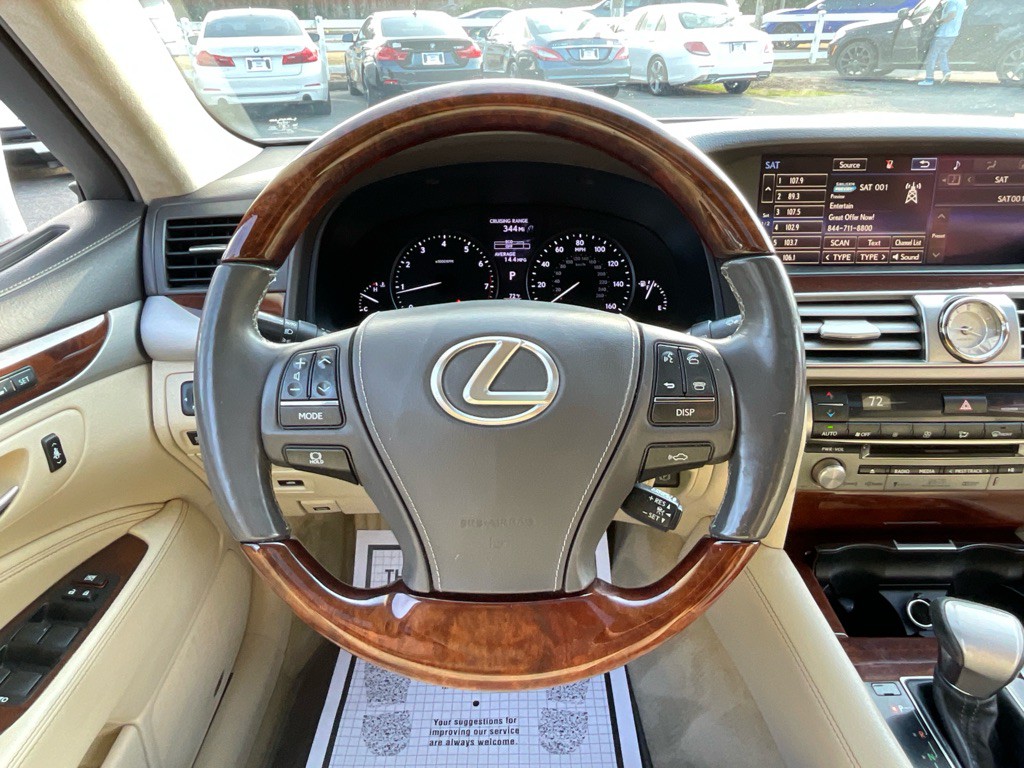 2015 Lexus LS Image 22