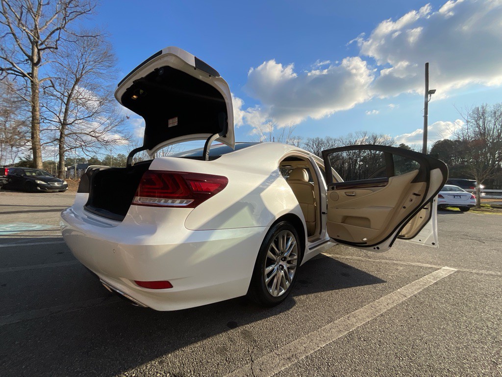 2015 Lexus LS Image 36