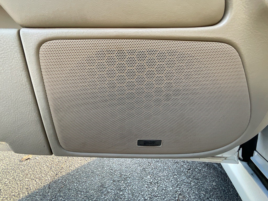 2015 Lexus LS Image 40