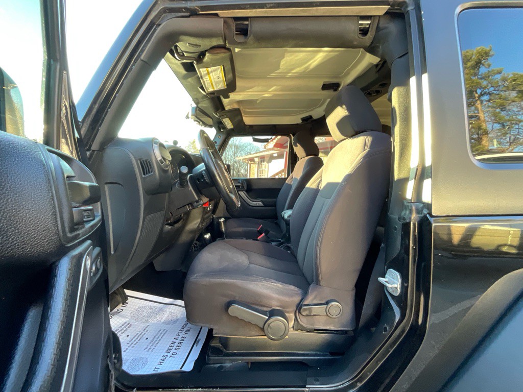 2013 Jeep Wrangler Image 13