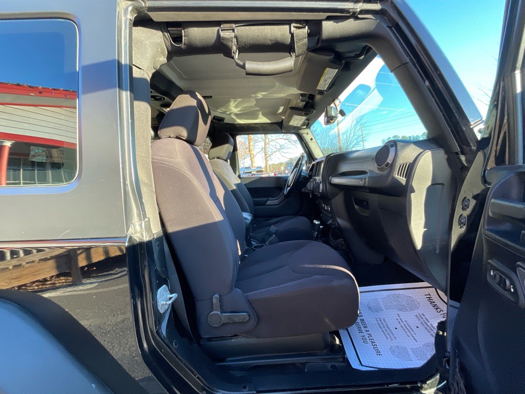 2013 Jeep Wrangler Image 16