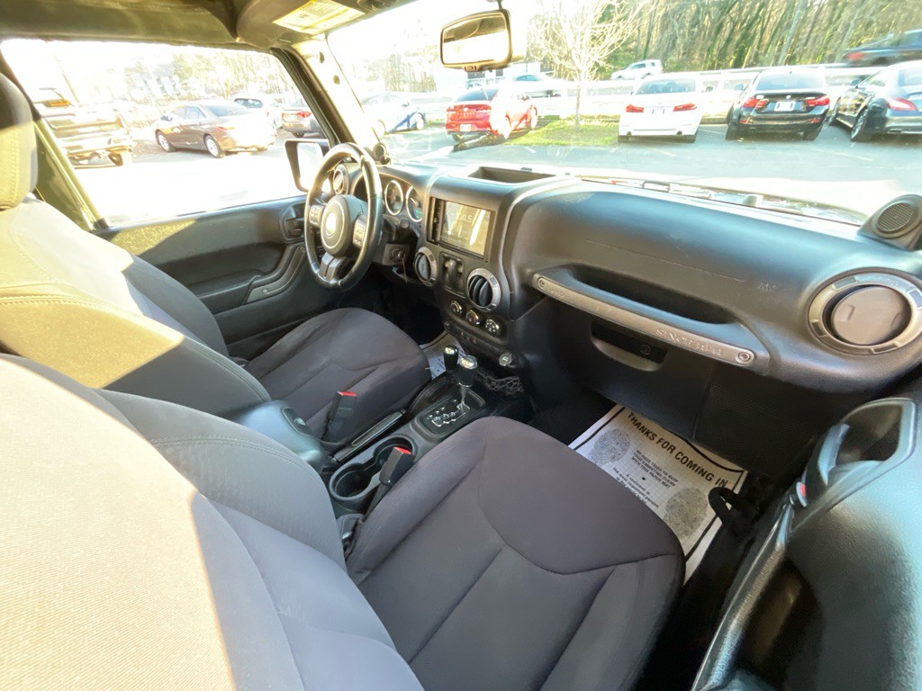 2013 Jeep Wrangler Image 17