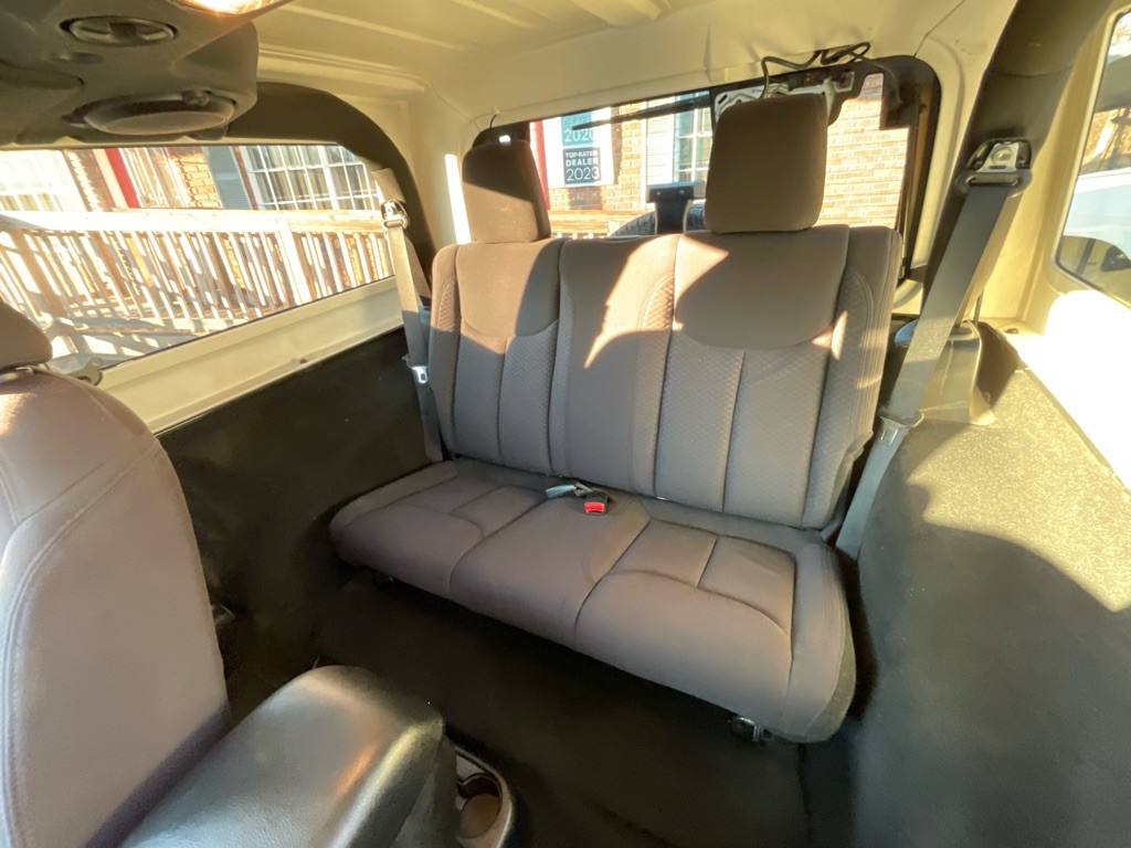 2013 Jeep Wrangler Image 26