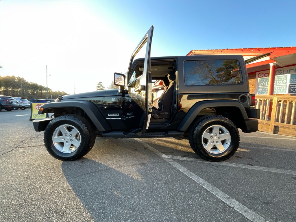 2013 Jeep Wrangler Image 29