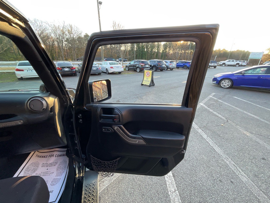 2013 Jeep Wrangler Image 34