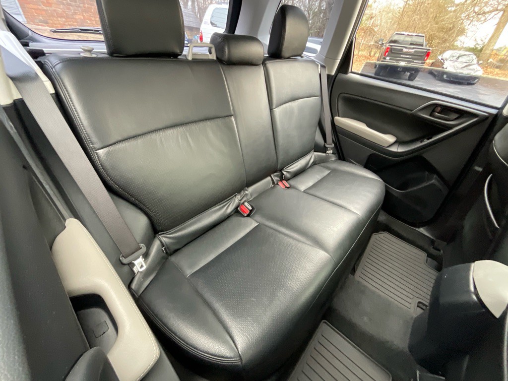 2018 Subaru Forester Image 32